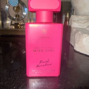 Oakcha Miss Girl (Paul Reacts)